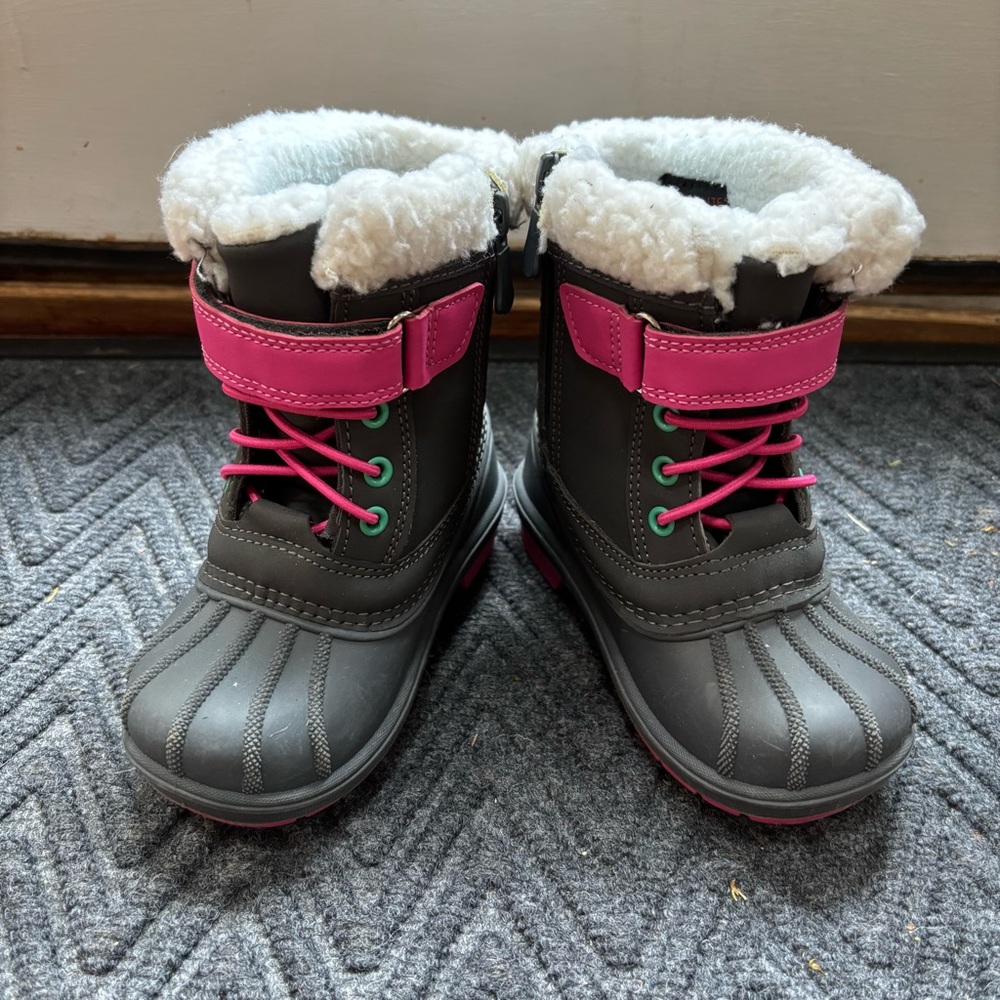 Cat & Jack Toddler Girls’ Winter Boots - Size 8